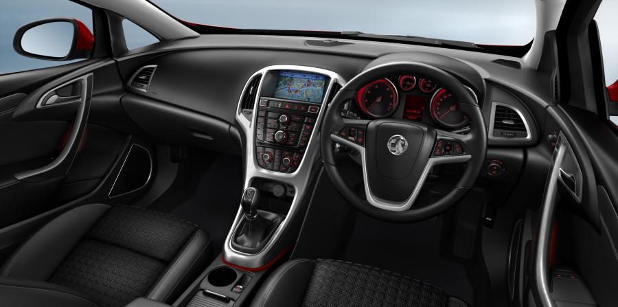  Vauxhall Astra GTC 2011 года  (фото 2 из 9)